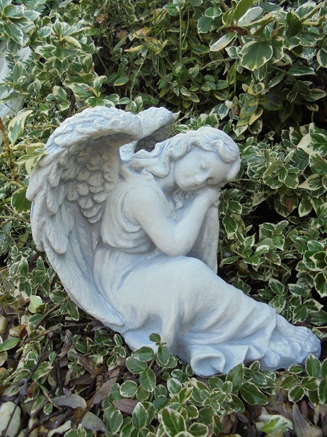 Gartenfigur, "nachdenklicher Engel" links, Park & Gartendekoration, Steinfigur, Grabfigur, Skulptur, Steinguss