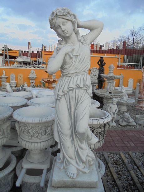 Gartenfigur "Frau mit Blumenkranz im Haar" Skulptur, Steinfigur, Steinguss, Park & Gartendekoration