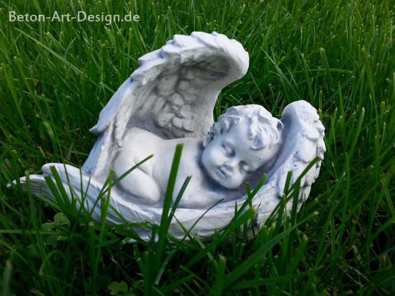 Gartenfigur, Steinfigur "Engel im Flügel" 13 cm hoch, Gartendeko, Skulptur, Steinguss
